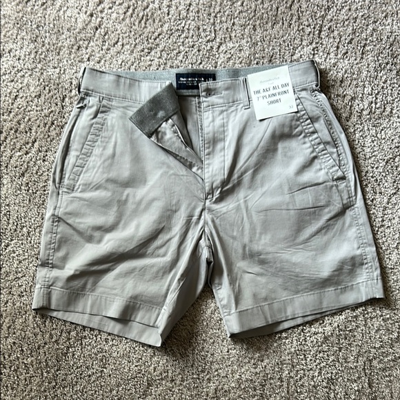 Men's Gray Shorts - Picture 1 of 4